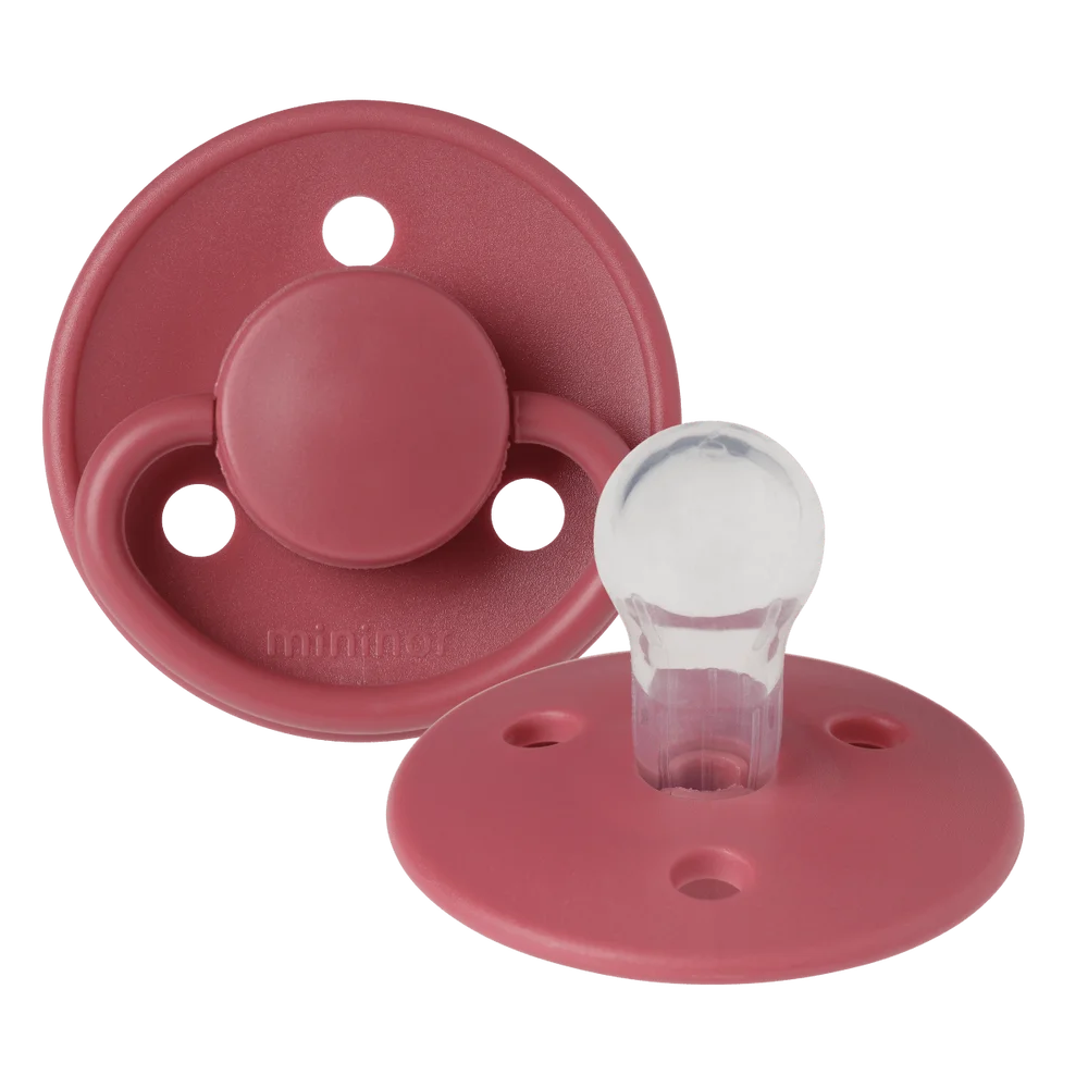 Mininor Silikonsmokk 12+ mnd., Rabarbra – 2 stk. v:5707942 Mininor Silikonsmokk 12+ mnd., Rabarbra – 2 stk. v:5707942