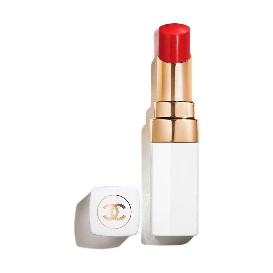 A HYDRATING TINTED LIP BALM THAT OFFERS BUILDABLE COLOUR FOR BETTER-LOOKING LIPS, DAY AFTER DAY 920 In Love – CHANEL v:2287364 A HYDRATING TINTED LIP BALM THAT OFFERS BUILDABLE COLOUR FOR BETTER-LOOKING LIPS, DAY AFTER DAY 920 In Love – CHANEL v:2287364