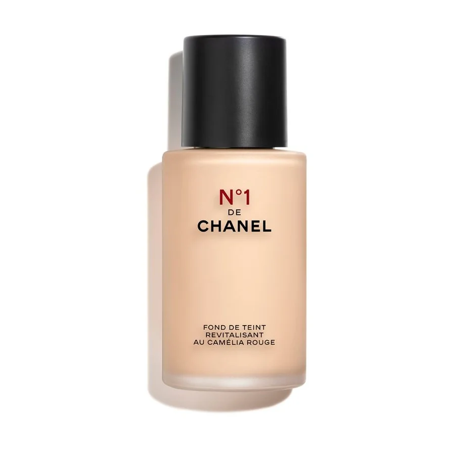 ILLUMINATES - HYDRATES - PROTECTS BR22 - CHANEL v:5664353