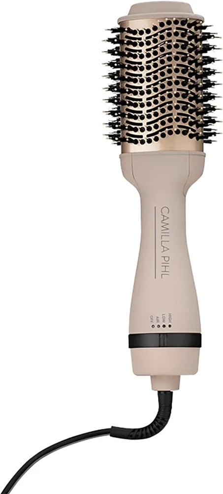 Camilla Pihl Cosmetics Blow Out Brush v:1816362 Camilla Pihl Cosmetics Blow Out Brush v:1816362